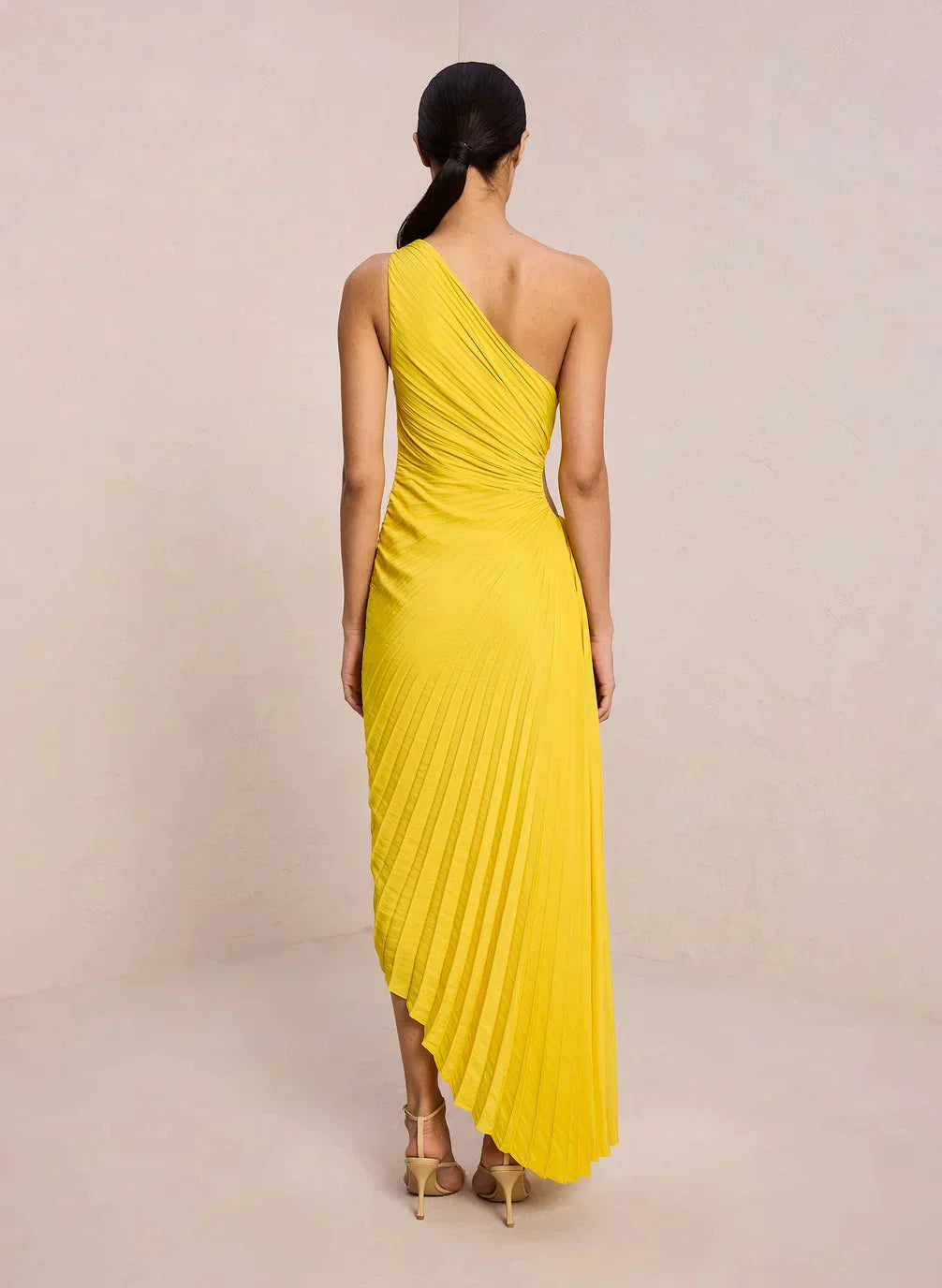 Chelsea - Elegant pleated one-shoulder midi dress