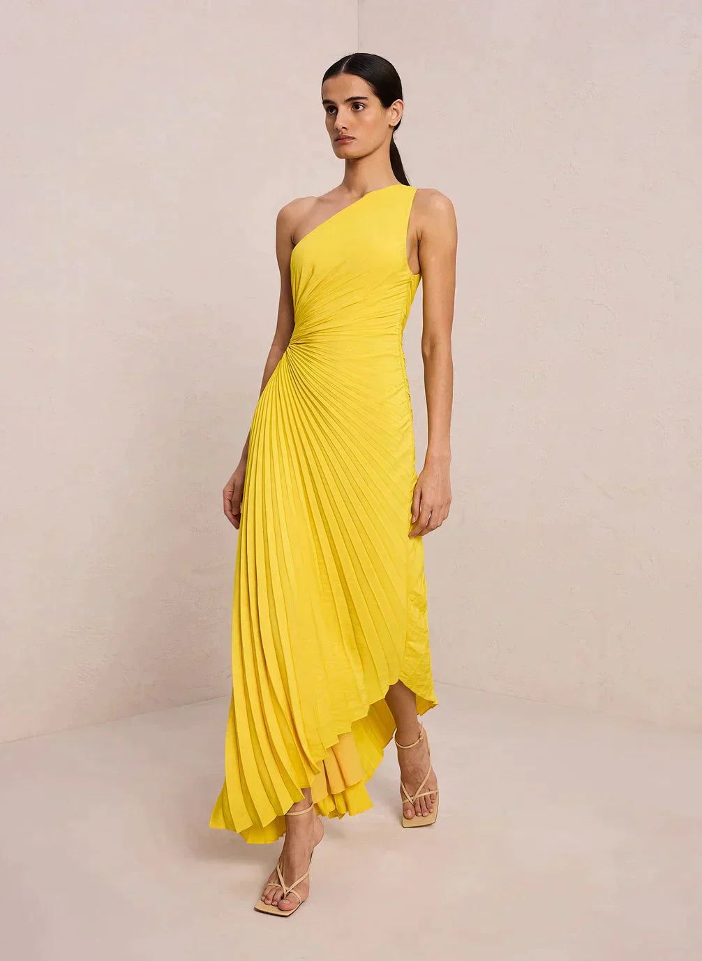 Chelsea - Elegant pleated one-shoulder midi dress