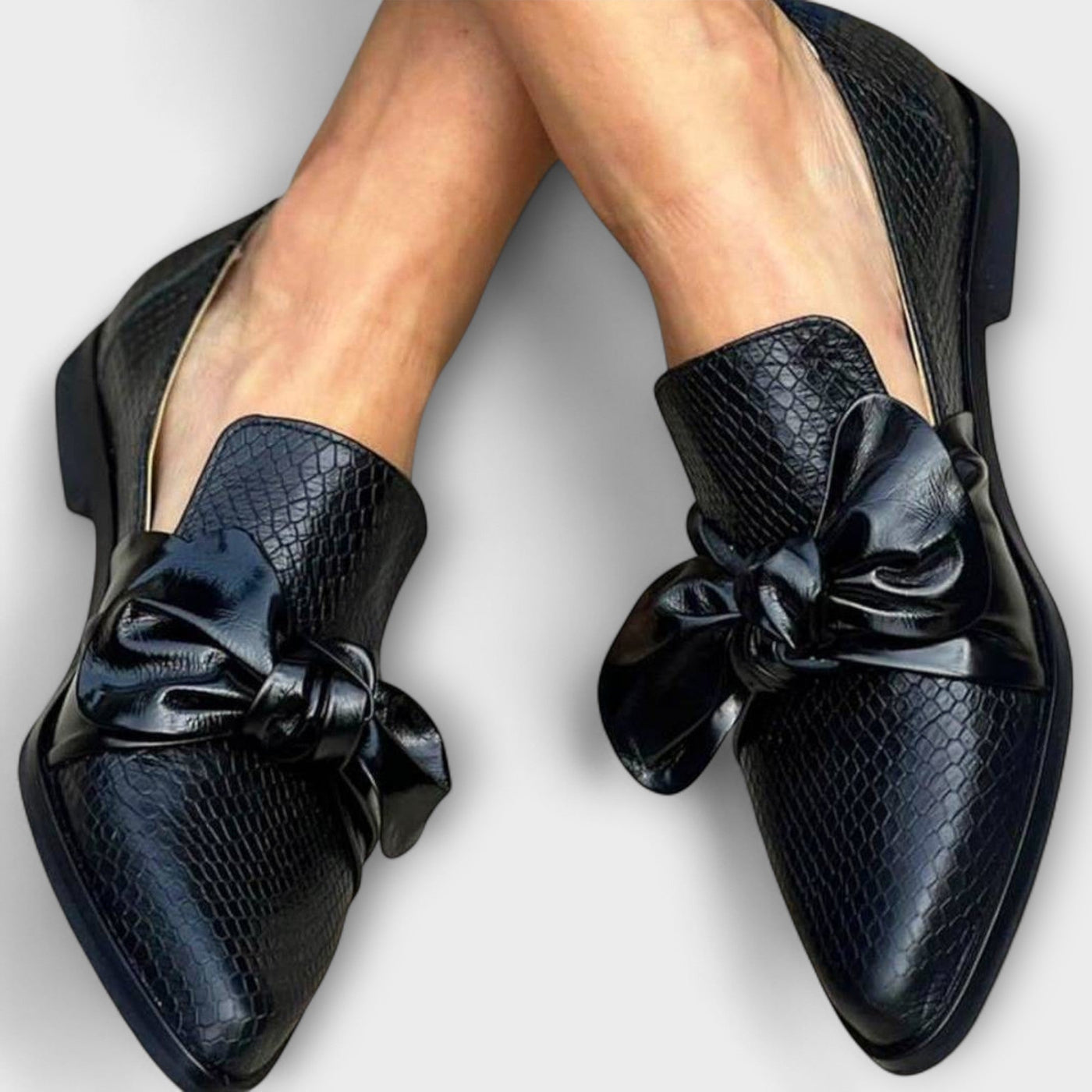 Varla™ | Bow Loafer