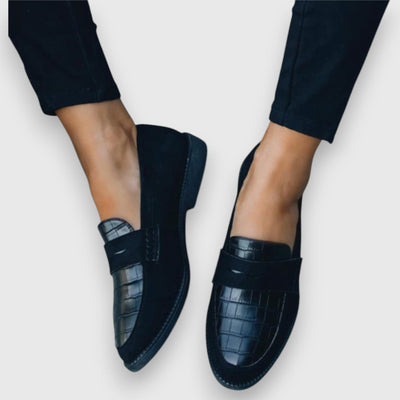 Varla™ | Croc-Embossed Loafer